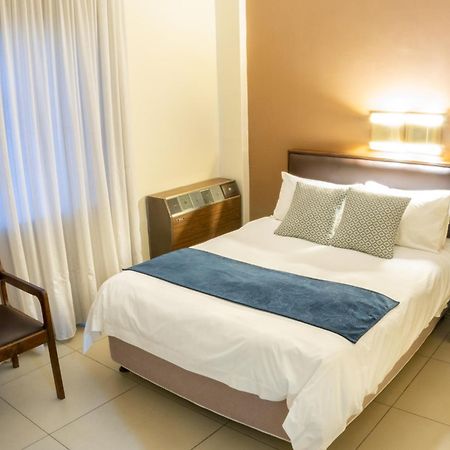 Elgro Hotel Почефструм Екстер'єр фото