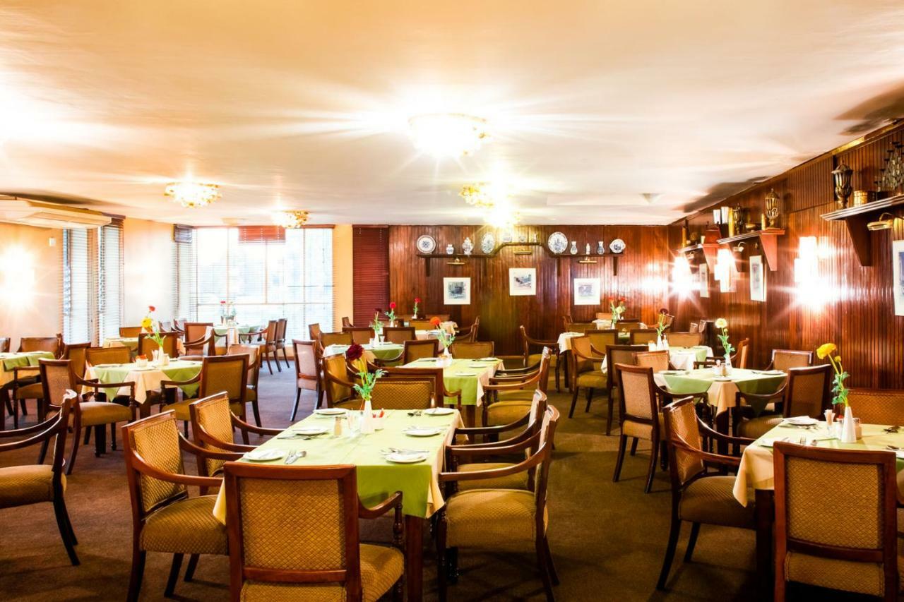 Elgro Hotel Почефструм Екстер'єр фото