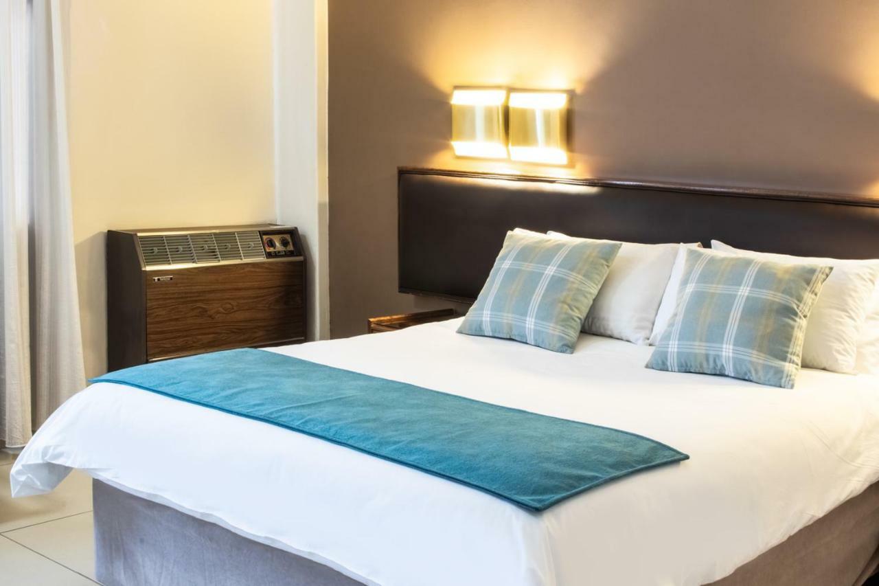 Elgro Hotel Почефструм Екстер'єр фото