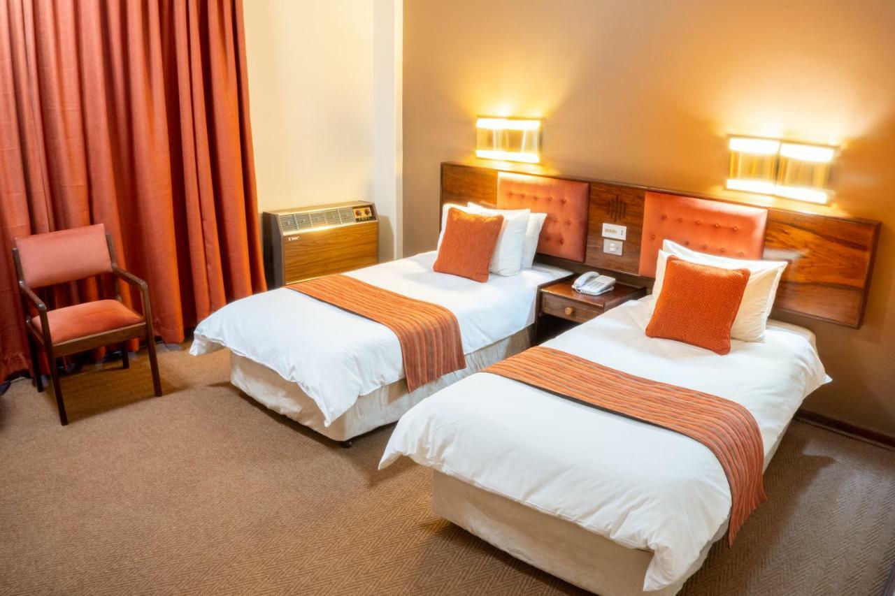 Elgro Hotel Почефструм Екстер'єр фото
